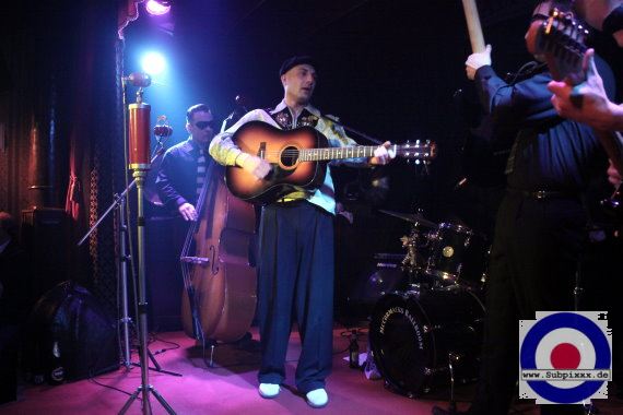 Ricky Rocket - The Phantomes (D) Rockabilly Explosion - McCormacks Ballroom, Leipzig 05. Maerz 2011 (7).JPG